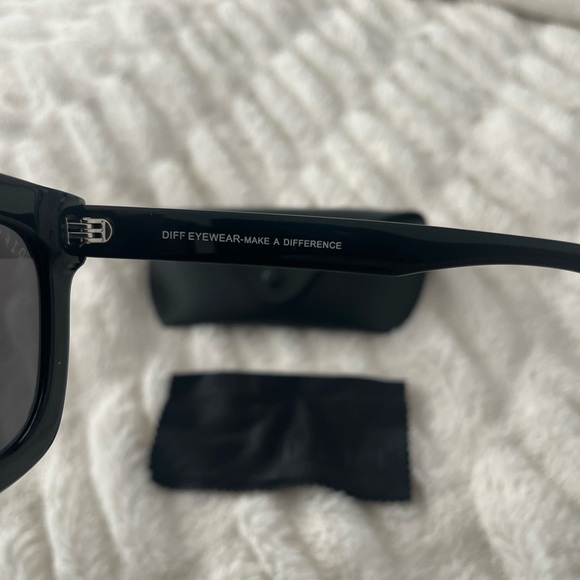 NWT DIFF Eyewear Carson Black Dark Smoke Polarized Sunglasses - Picture 4 of 10